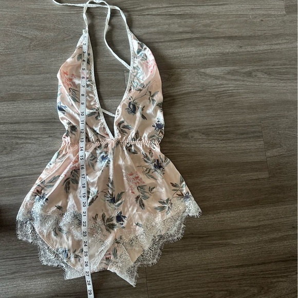3/$20⚡️ Pink Floral Lace Trim Romper One Piece Teddy Lingerie Open Back Shein - Picture 11 of 12